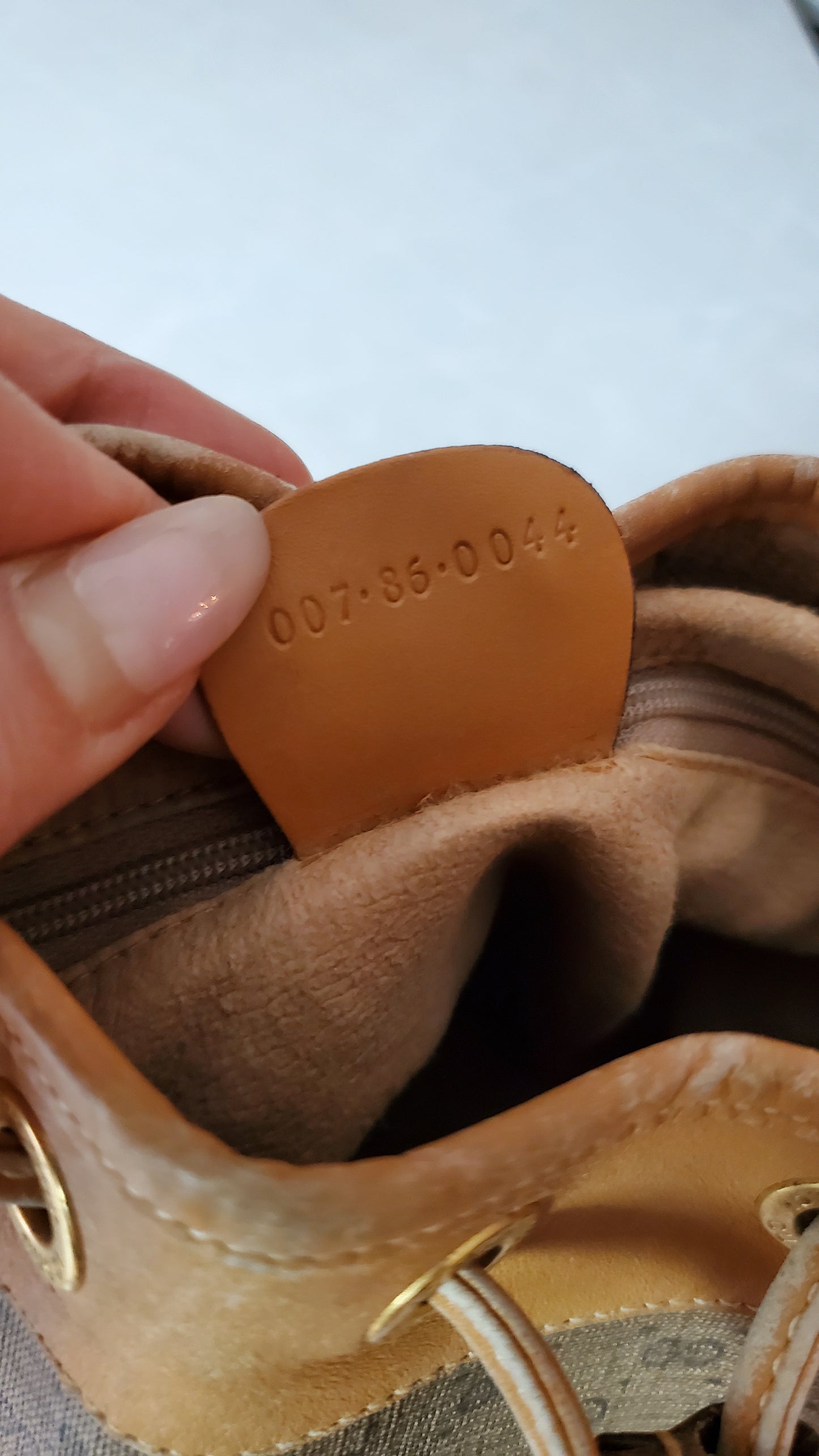 Authentic Vintage Gucci Small Tan Bucket Bag with Chain