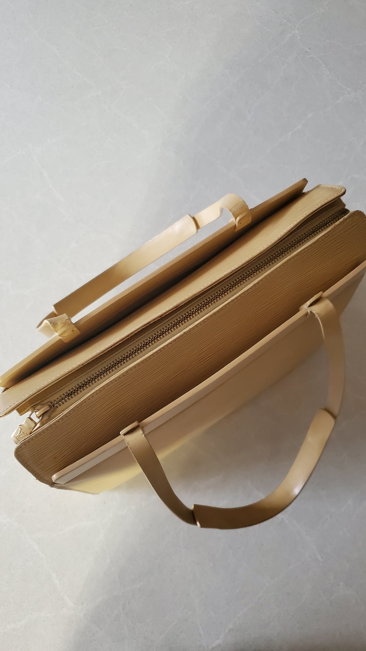 Authentic Louis Vuitton Y2K (Year 2000) Cream Epi Purse