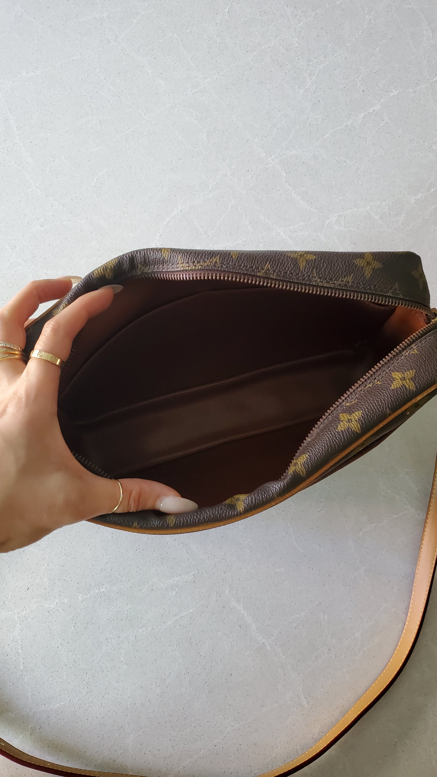 Authentic Vintage Louis Vuitton (871.SL) Upcycle Purse with Strap & Chain