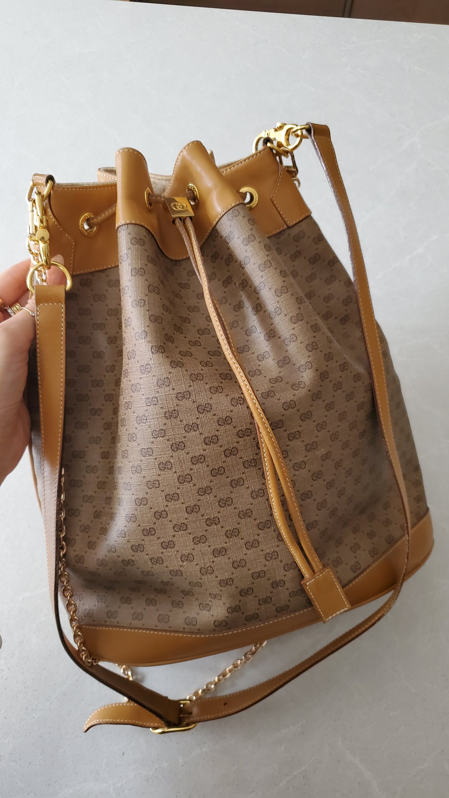 *Rare* Authentic Vintage Gucci Tan Bucket Bag