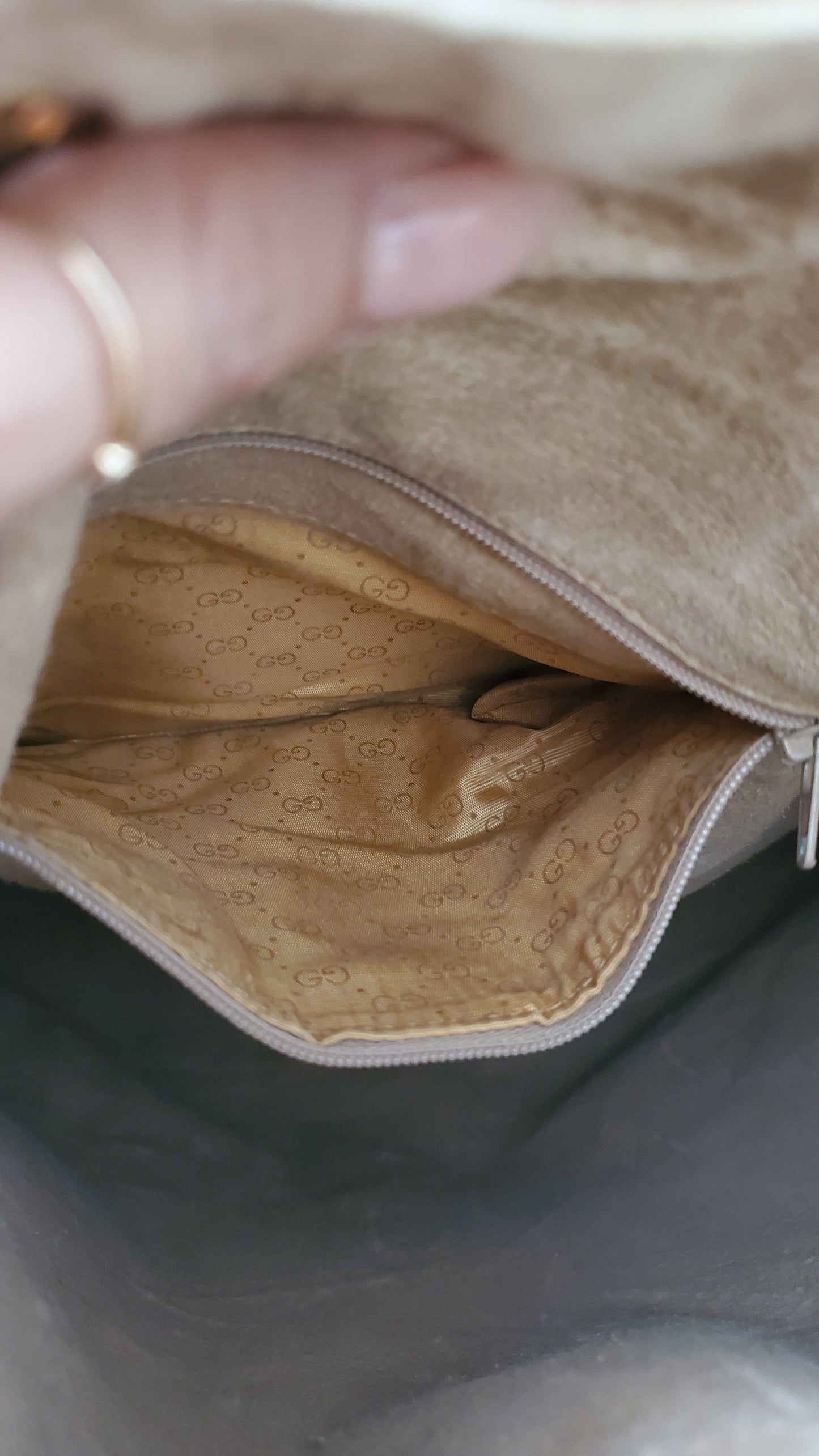 *Rare* Authentic Vintage Gucci Tan Bucket Bag