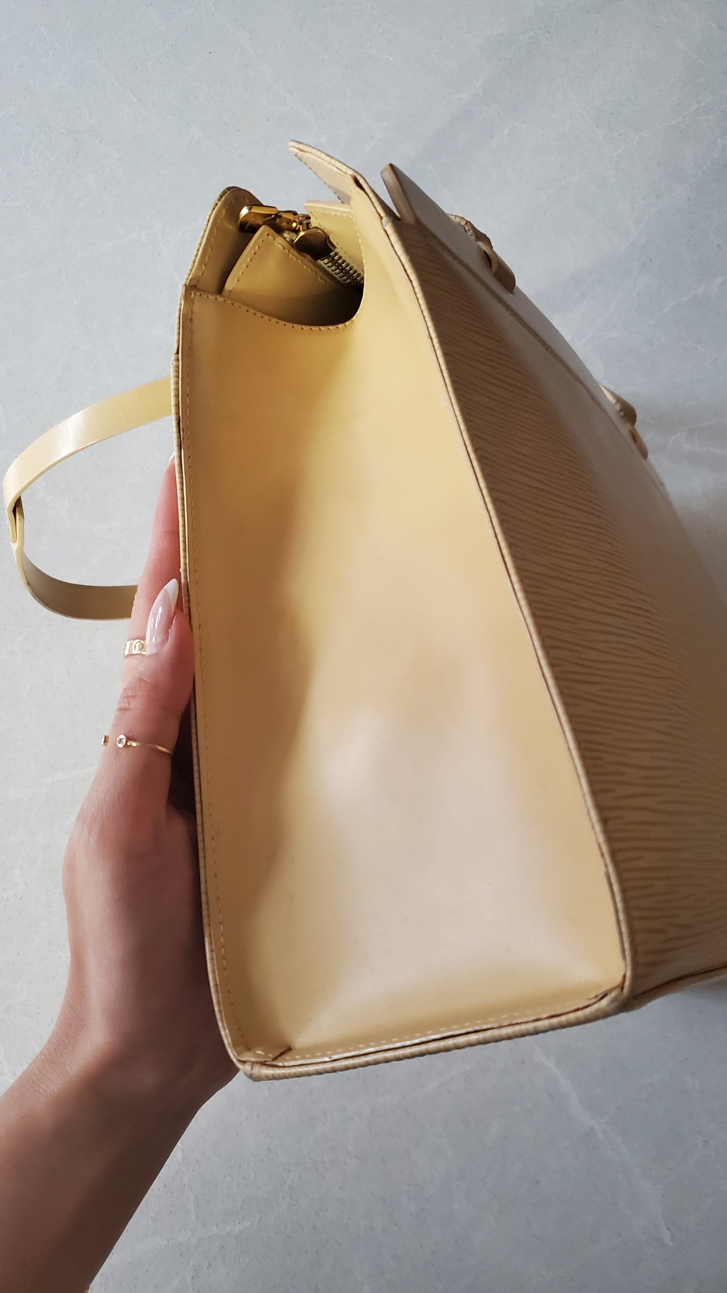 Authentic Louis Vuitton Y2K (Year 2000) Cream Epi Purse