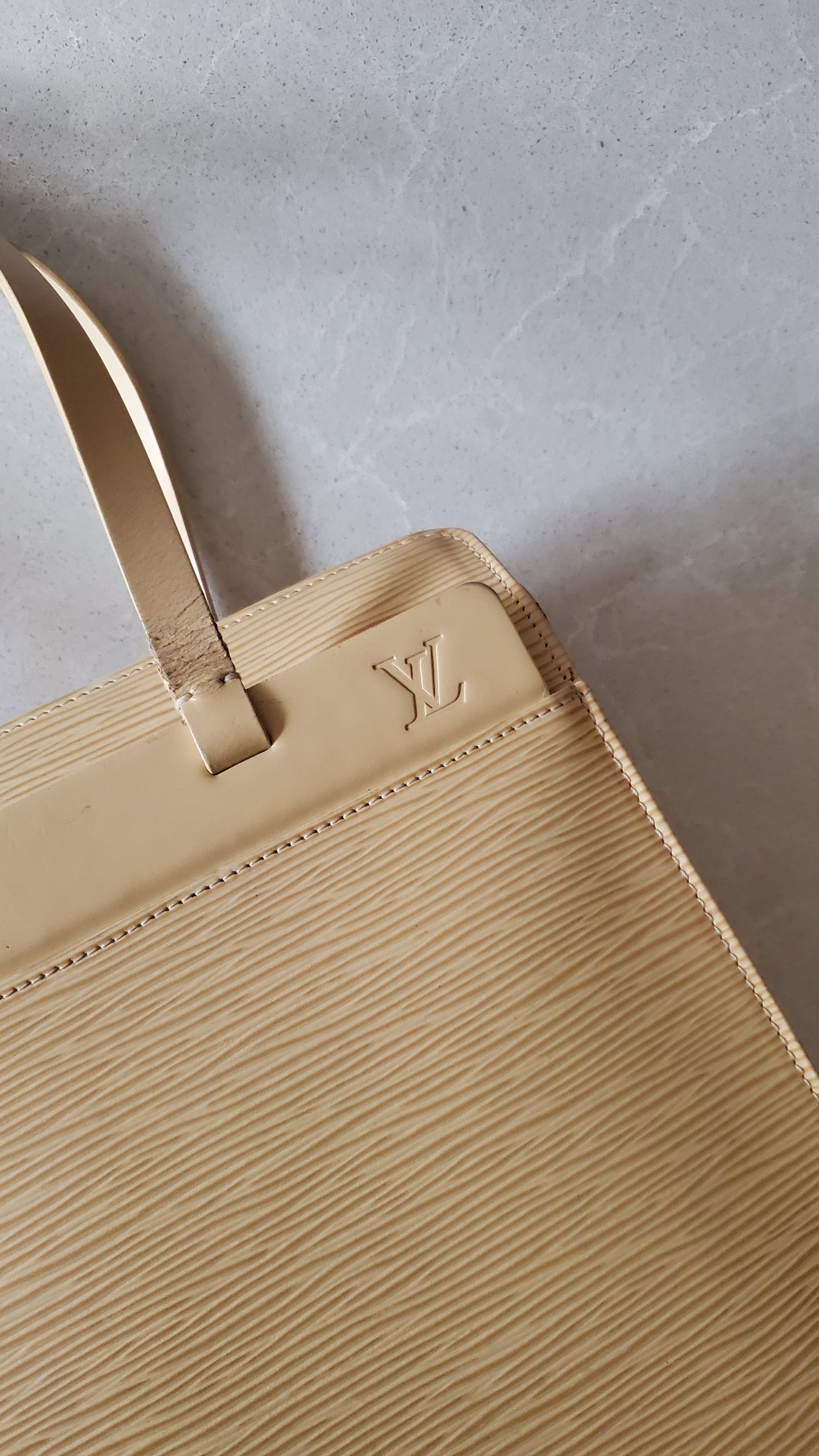 Authentic Louis Vuitton Y2K (Year 2000) Cream Epi Purse