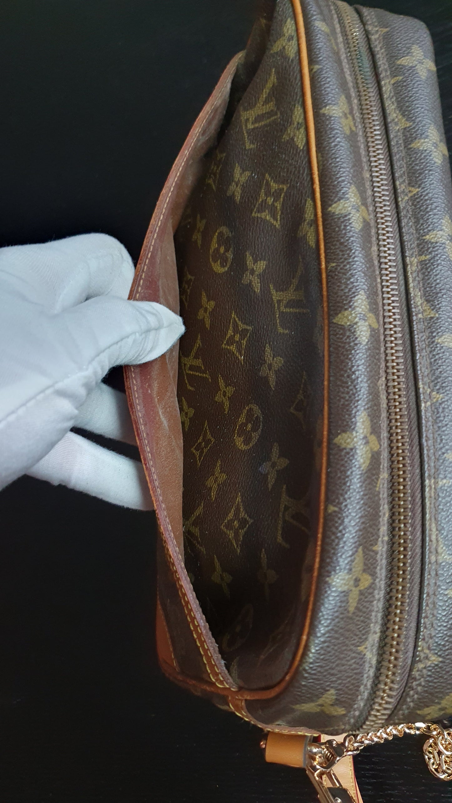 Authentic Vintage Louis Vuitton (863.SL) Upcycle Purse with Strap & Chain