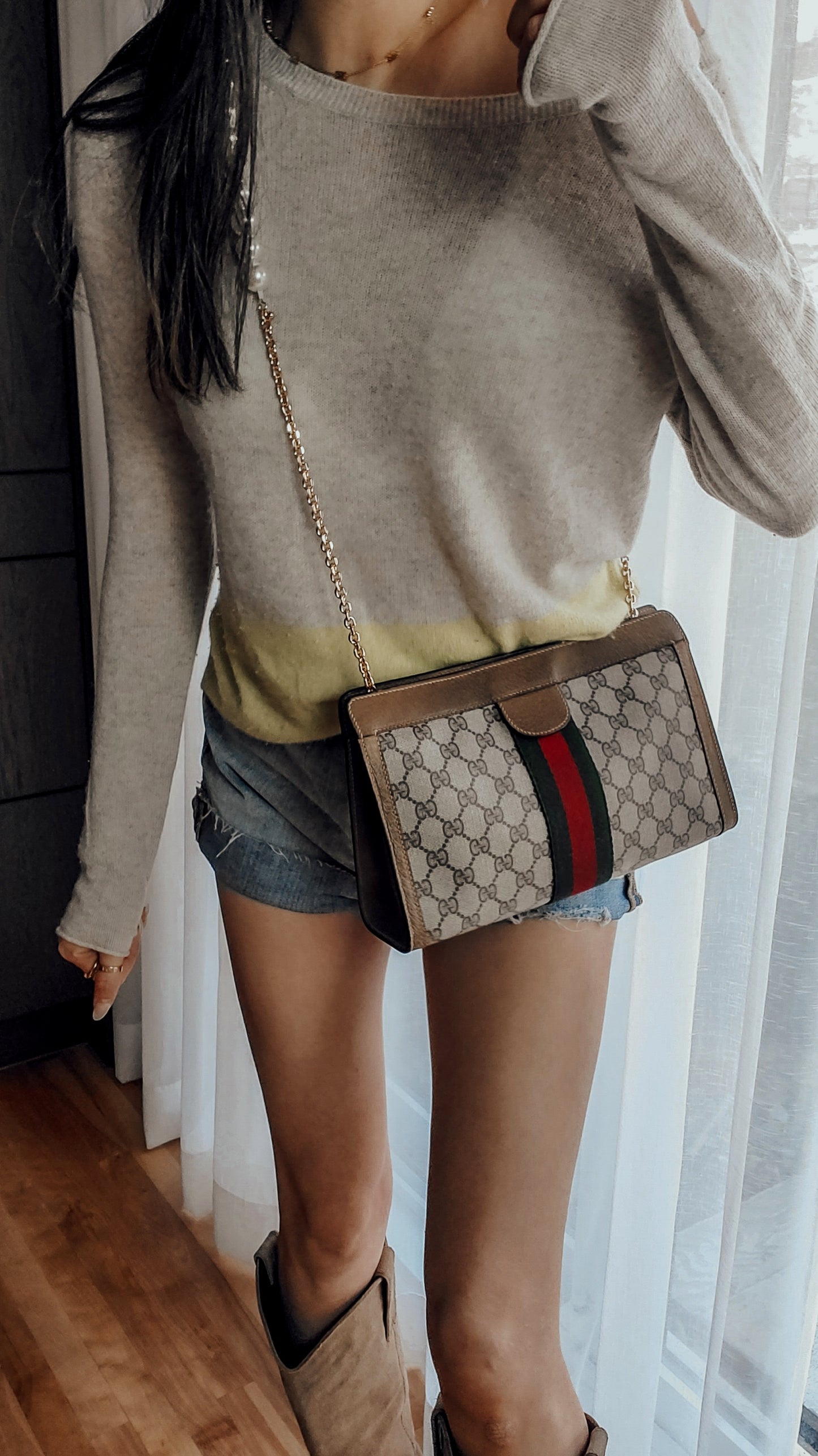 Authentic Vintage Gucci Brown Purse with Chain (with velcro closing)