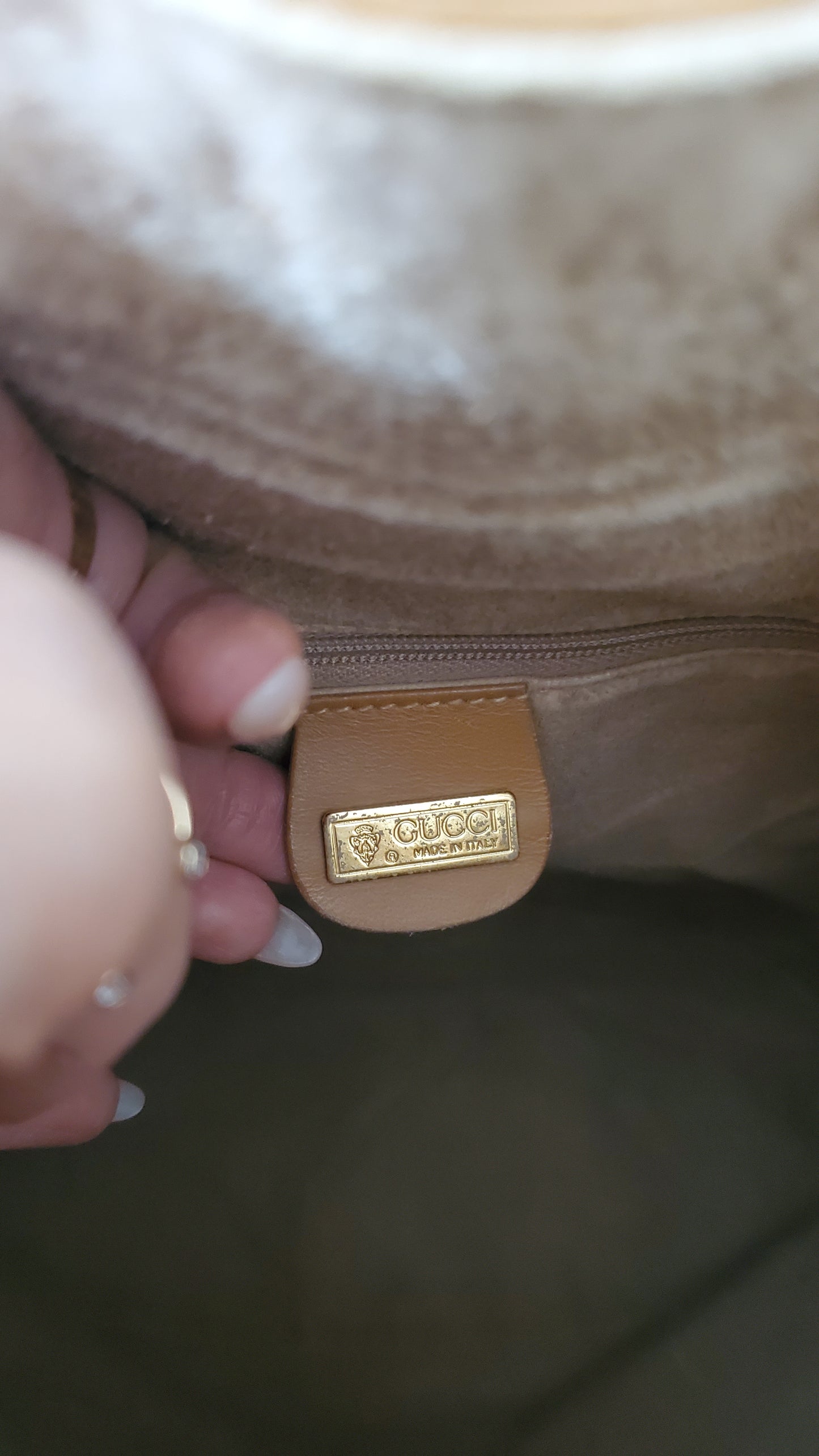 *Rare* Authentic Vintage Gucci Tan Bucket Bag