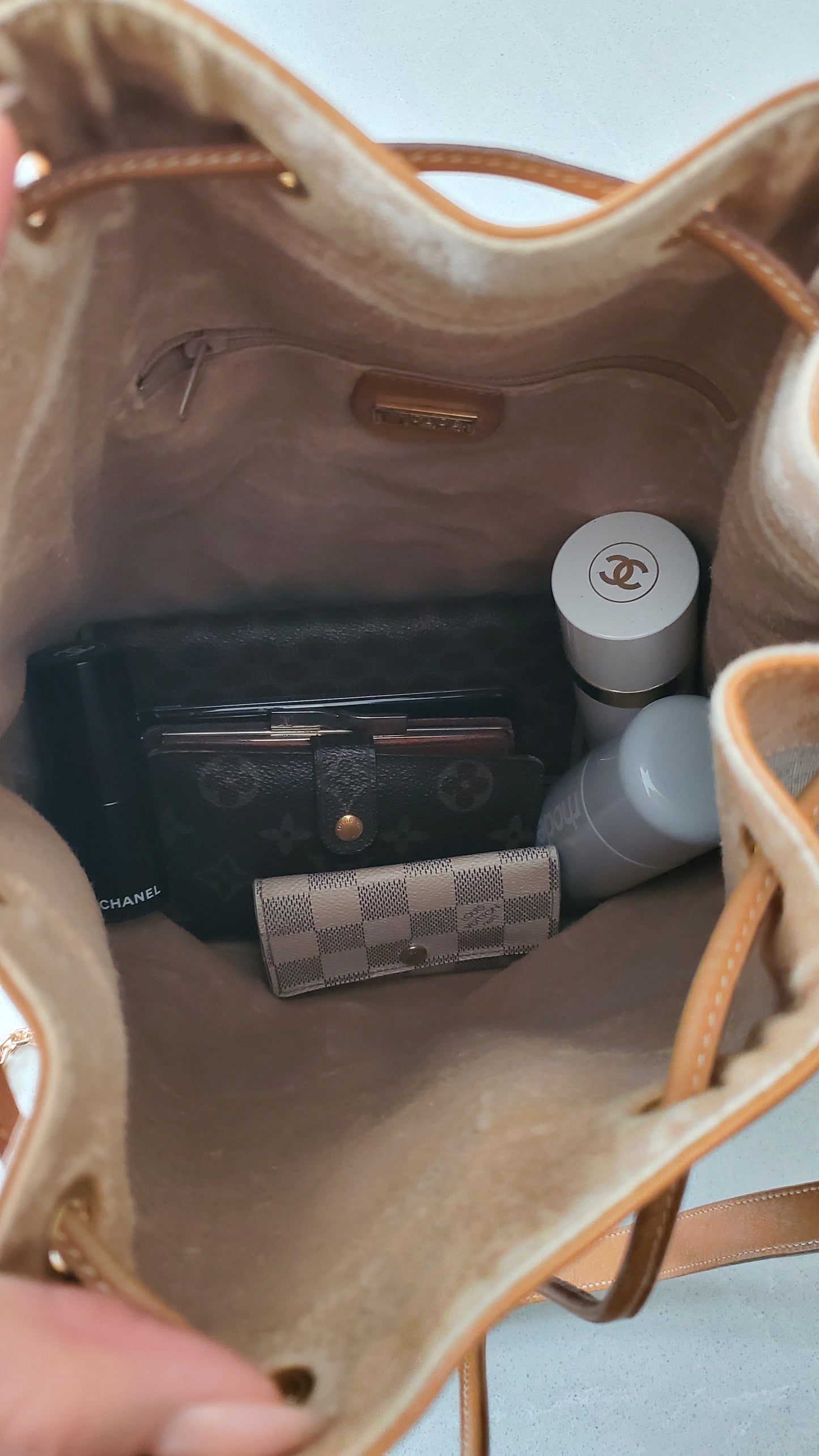 *Rare* Authentic Vintage Gucci Tan Bucket Bag