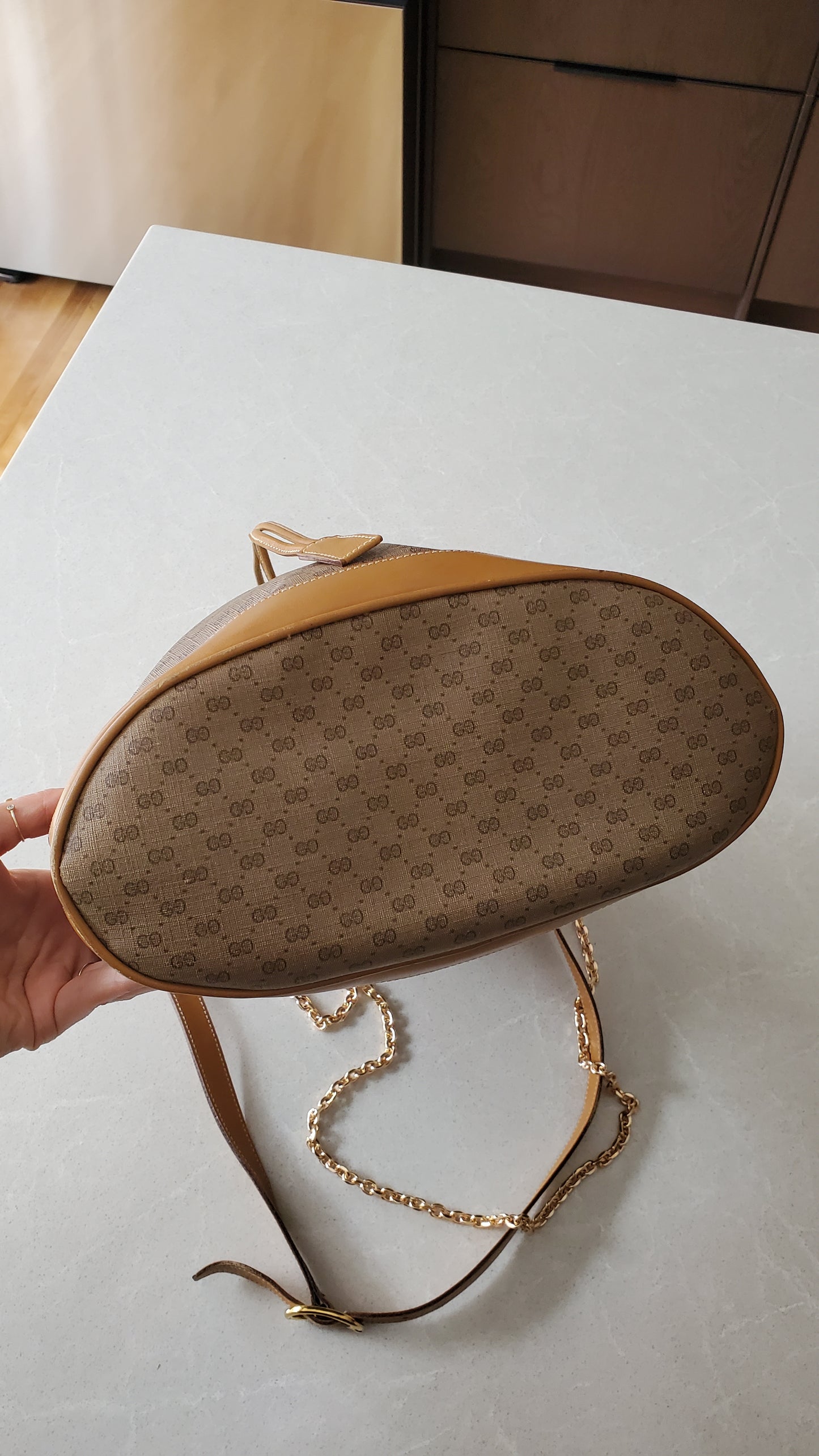*Rare* Authentic Vintage Gucci Tan Bucket Bag